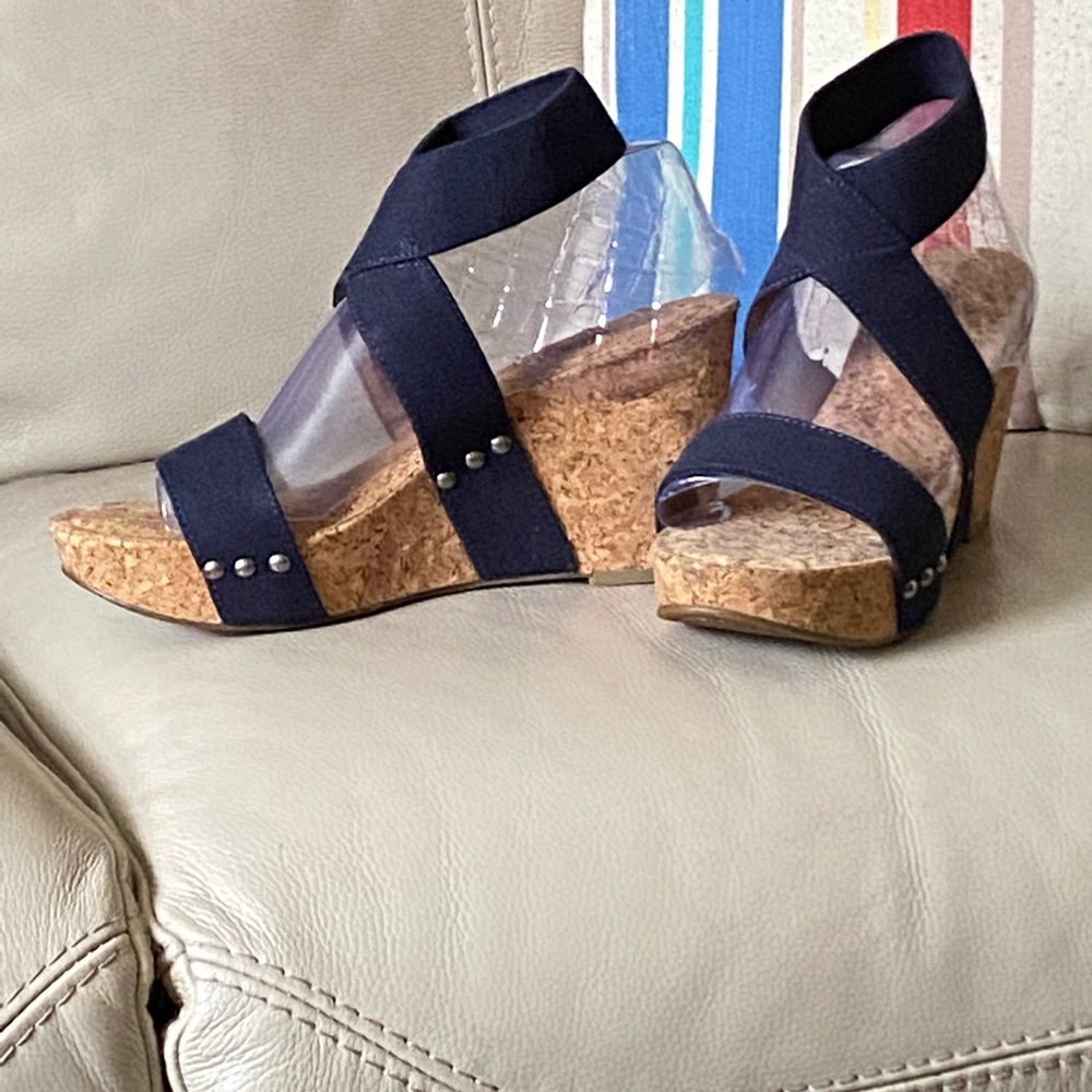 Lucky Brand Marinah 10M New Navy.